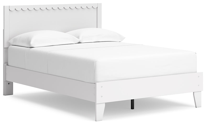 Hallityn Full Panel Platform Bed with Dresser and Nightstand