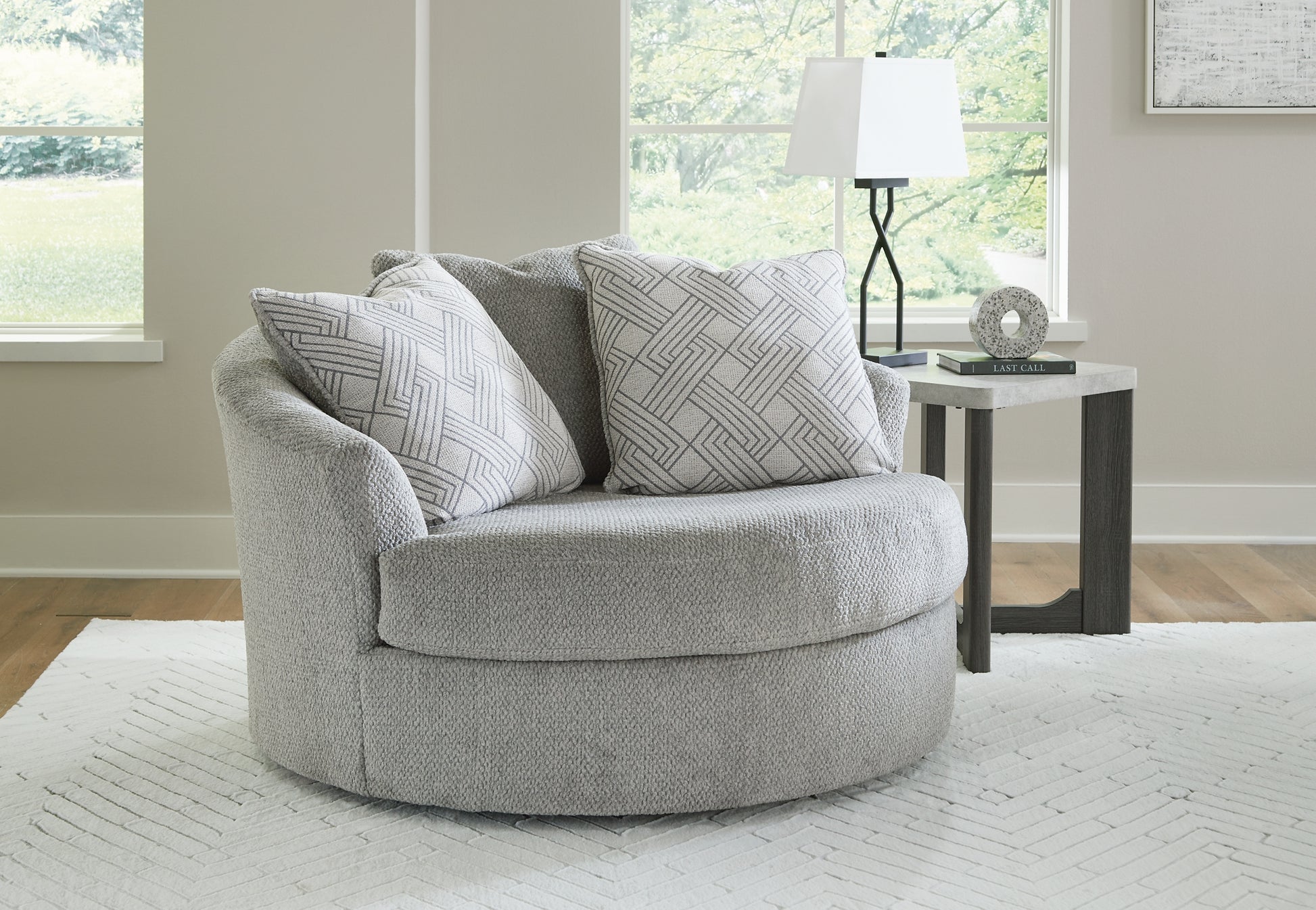 Casselbury Oversized Swivel Accent Chair Furniture Factory Outlet