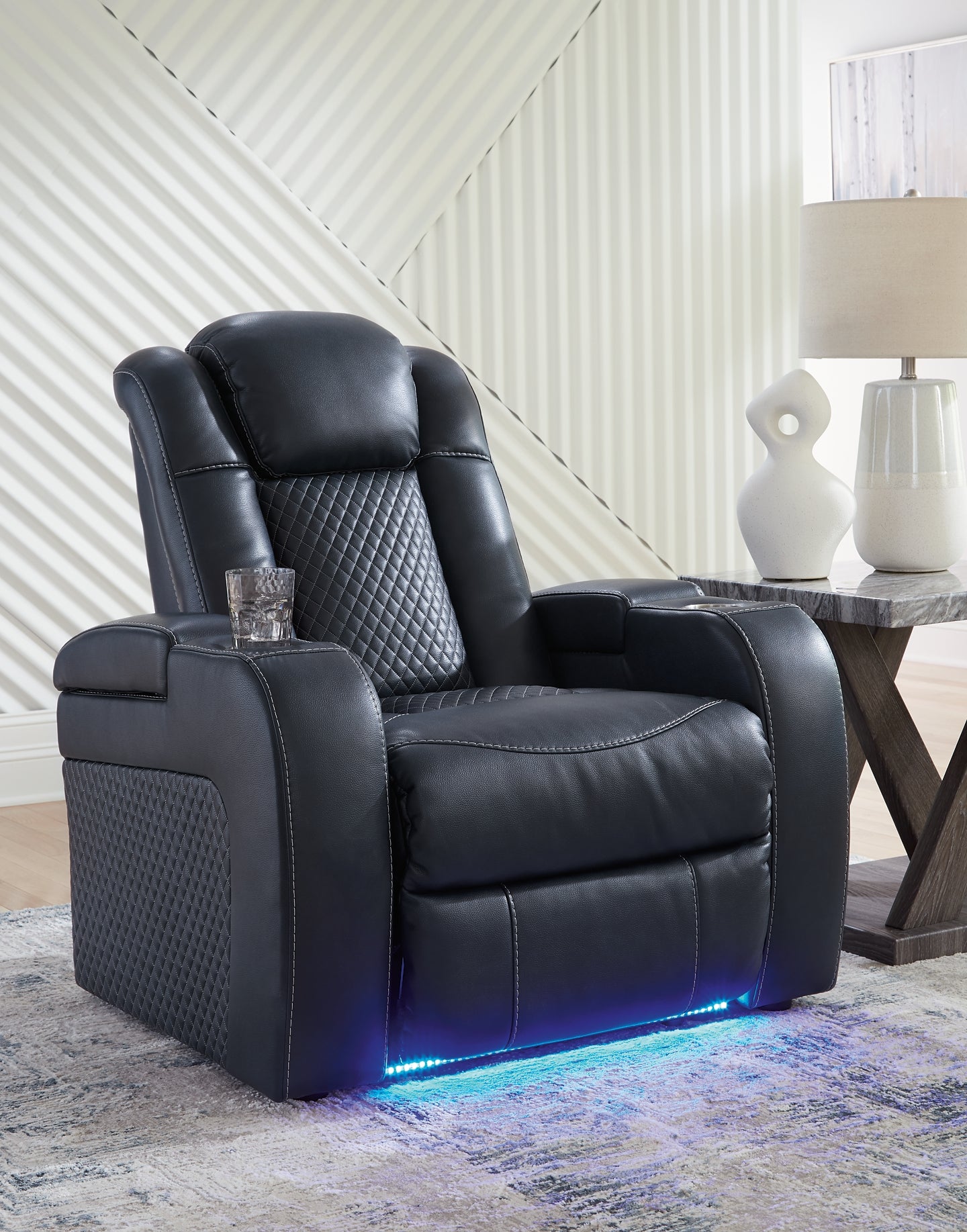 Fyne-Dyme PWR Recliner/ADJ Headrest